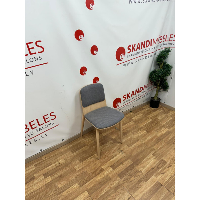 Virtuves krēsls A-4395 (Ekspozīcija) Virtuves krēsls A-4395 (Ekspozīcija)